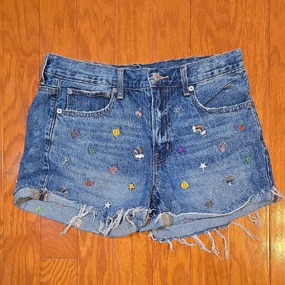 American Eagle Outfitters Blue Denim Shorts with Colorful Embroidery Size 6